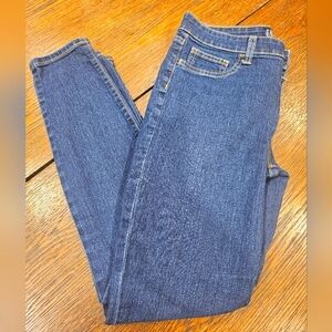 Gently worn Gap size 2/26 dar wash denim jegging‎